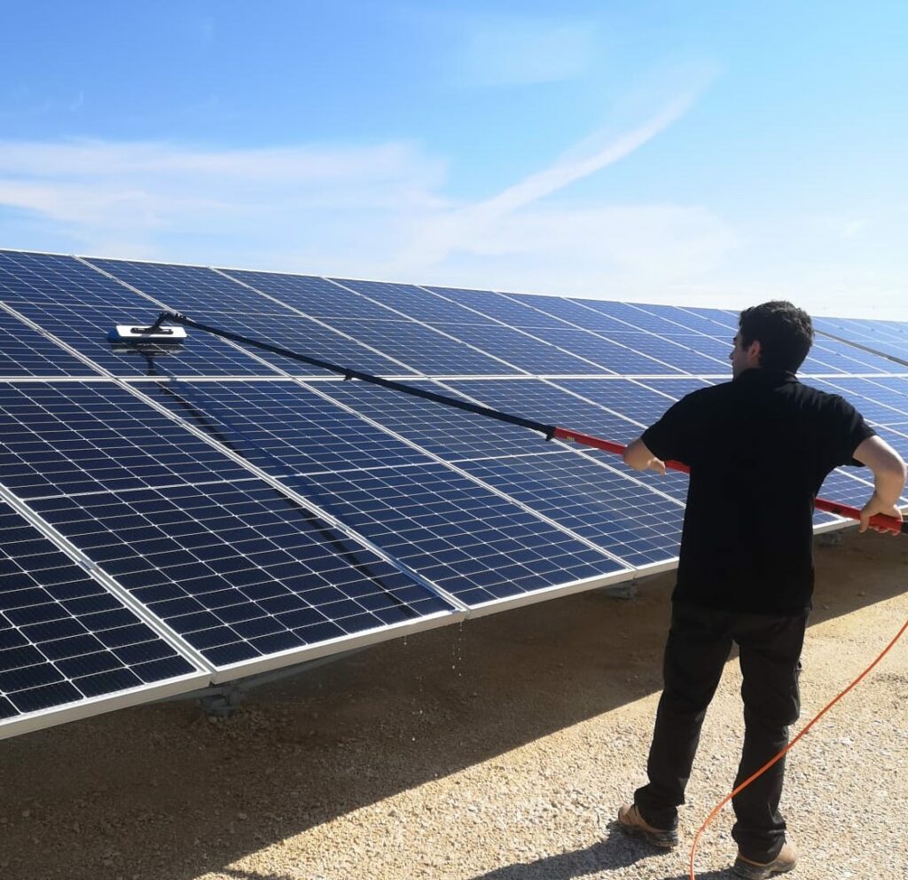 como limpiar placas solares